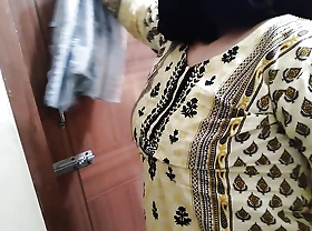(Punjabi Aunty Ki Jabardast Chudai Apni Beta) Indian hot aunty fucked by will not hear of Stepson dimension cleaning house - Libellous Sex